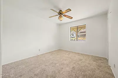 9438 N 16th Place, Phoenix, AZ 85020 - Photo 13