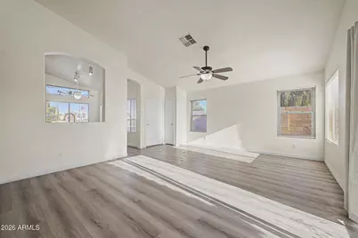 13418 N 82nd Lane, Peoria, AZ 85381 - Photo 7
