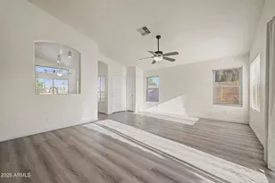 13418 N 82nd Ln, Peoria, AZ 85381 - Photo 7