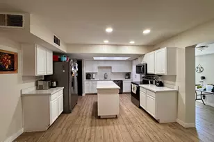 3317 W Laurel Ln, Phoenix, AZ 85029 - Photo 3