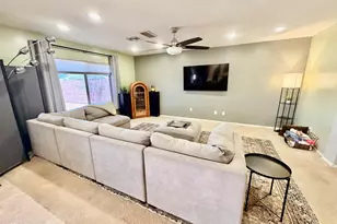 2051 N Pine Pl, Casa Grande, AZ 85122 - Photo 9