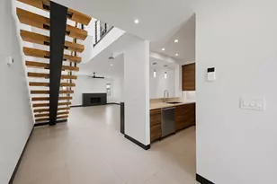 3057 E Rose Ln, Phoenix, AZ 85016 - Photo 9