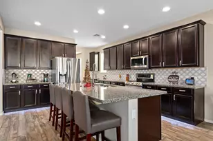 15658 W Cortez St, Surprise, AZ 85379 - Photo 11