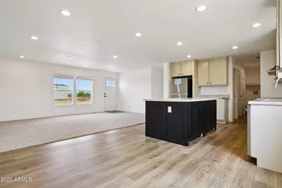 28425 N 250th Lane, Wittmann, AZ 85361 - Photo 5