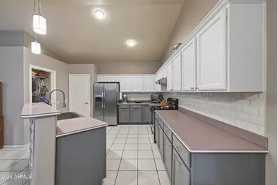 780 S Pineview Drive, Chandler, AZ 85226 - Photo 5
