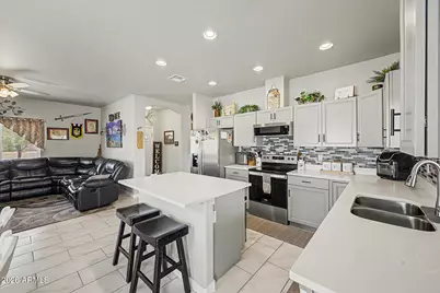 9560 W Kramer Place, Arizona City, AZ 85123 - Photo 9