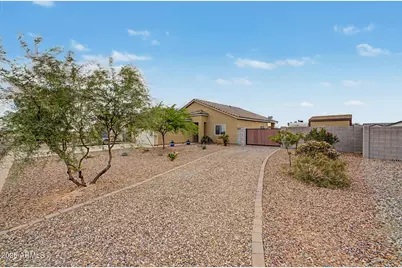 9560 W Kramer Place, Arizona City, AZ 85123 - Photo 3