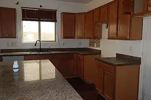 10226 W Levi Dr, Tolleson, AZ 85353 - Photo 3