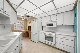 19469 N Star Ridge Dr, Sun City West, AZ 85375 - Photo 15