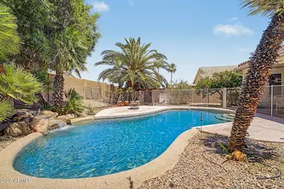 2534 E Wescott Drive, Phoenix, AZ 85050 - Photo 15