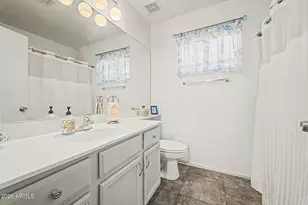 2534 E Wescott Dr, Phoenix, AZ 85050 - Photo 13