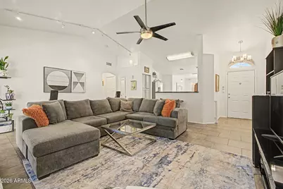 2534 E Wescott Drive, Phoenix, AZ 85050 - Photo 3