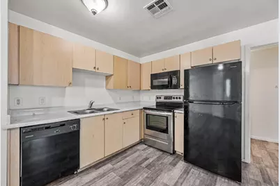 3065 N 67th Avenue #Apt 148, Phoenix, AZ 85033 - Photo 7