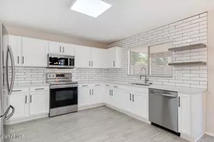 15960 W Tasha Dr, Surprise, AZ 85374 - Photo 9