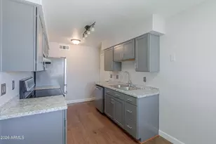 10200 N 95th Dr, Peoria, AZ 85345 - Photo 9
