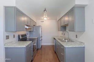 10200 N 95th Dr, Peoria, AZ 85345 - Photo 11