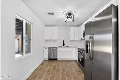 5011 W Flynn Lane, Glendale, AZ 85301 - Photo 7