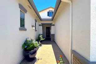 2557 E Orleans Dr, Gilbert, AZ 85298 - Photo 3