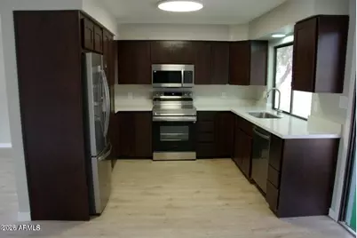 11643 S Iroquois Drive, Phoenix, AZ 85044 - Photo 9
