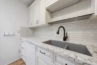 2331 E Betty Elyse Lane, Phoenix, AZ 85022 - Photo 7