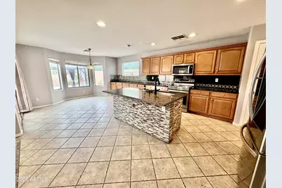 10502 W Edgemont Drive, Avondale, AZ 85392 - Photo 7