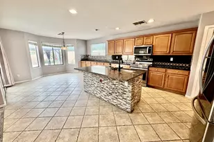 10502 W Edgemont Dr, Avondale, AZ 85392 - Photo 7