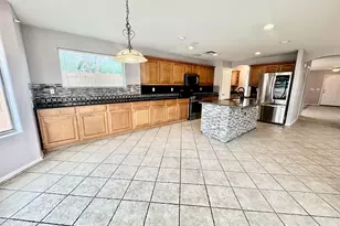 10502 W Edgemont Dr, Avondale, AZ 85392 - Photo 9