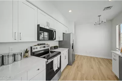 15821 N 35th Lane, Phoenix, AZ 85053 - Photo 13