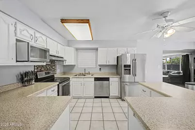 3701 W Echo Lane, Phoenix, AZ 85051 - Photo 7