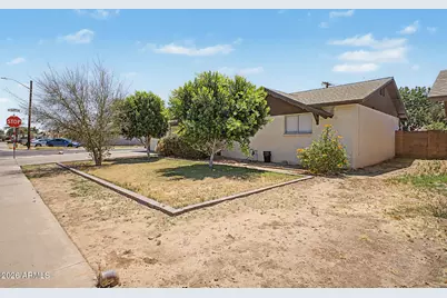 3701 W Echo Lane, Phoenix, AZ 85051 - Photo 3
