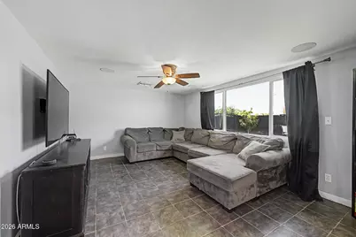 3701 W Echo Lane, Phoenix, AZ 85051 - Photo 9