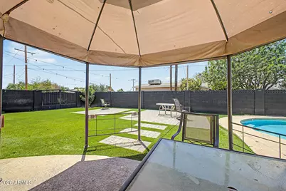 3701 W Echo Lane, Phoenix, AZ 85051 - Photo 21
