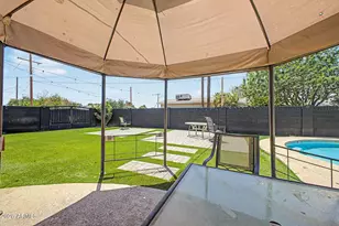 3701 W Echo Ln, Phoenix, AZ 85051 - Photo 21