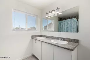 2828 E Chipman Rd, Phoenix, AZ 85040 - Photo 13