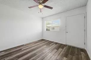 2209 S Granada Dr, Tempe, AZ 85282 - Photo 13