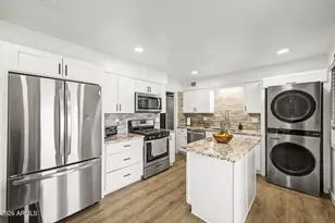 9933 W Riviera Dr, Sun City, AZ 85351 - Photo 11
