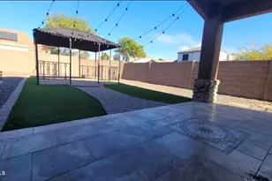 11930 W Camino Vivaz St, Sun City, AZ 85373 - Photo 9