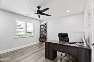 3840 E Mulberry Dr, Phoenix, AZ 85018 - Photo 17
