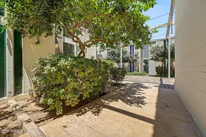 4401 N 40th Street #6, Phoenix, AZ 85018 - Photo 3