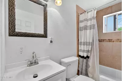 11207 N 17th Drive, Phoenix, AZ 85029 - Photo 21