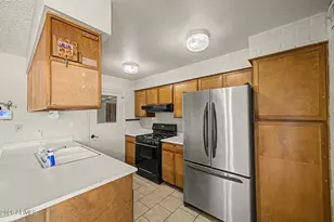 2221 N 51st Dr, Phoenix, AZ 85035 - Photo 9