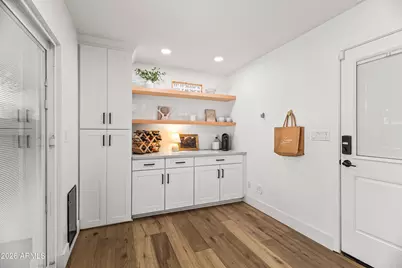901 E Berridge Lane, Phoenix, AZ 85014 - Photo 15