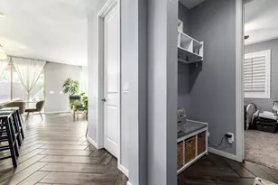 3557 E Tina Dr, Phoenix, AZ 85050 - Photo 9