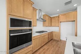 19425 W Loma Ln, Waddell, AZ 85355 - Photo 5