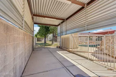 2923 W Windrose Drive, Phoenix, AZ 85029 - Photo 39