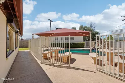 2923 W Windrose Drive, Phoenix, AZ 85029 - Photo 37