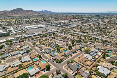 2923 W Windrose Drive, Phoenix, AZ 85029 - Photo 55