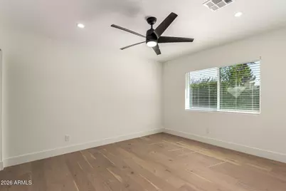 829 E Desert Park Lane, Phoenix, AZ 85020 - Photo 37