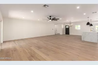 829 E Desert Park Lane, Phoenix, AZ 85020 - Photo 13