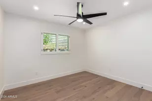 829 E Desert Park Ln, Phoenix, AZ 85020 - Photo 27